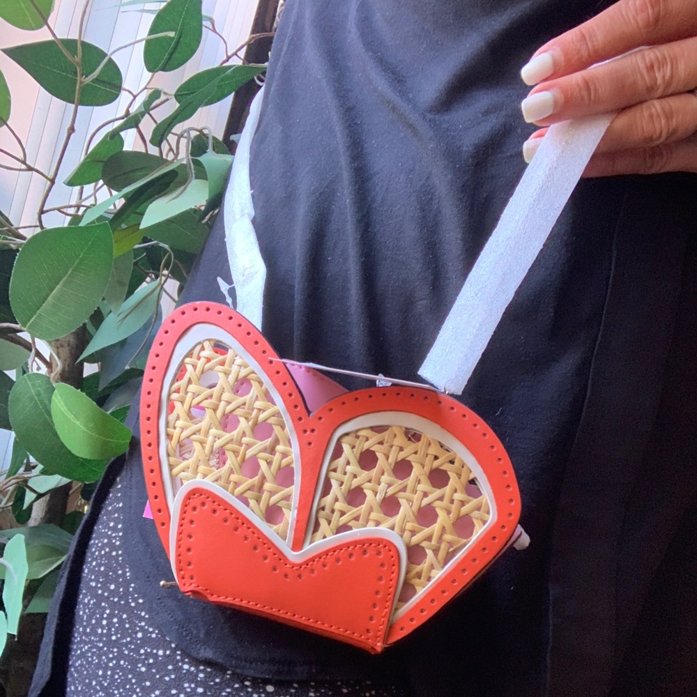 Authentic Kate spade Leather/Straw butterfly zip coin/cards on chain crossbody - Picture 9 of 11